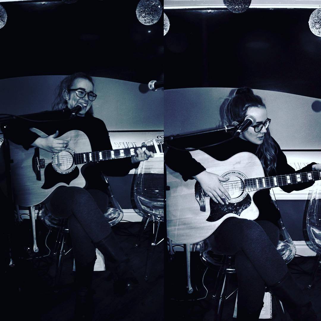 Live Music Lunches on Thackeray's Terrace